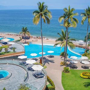DELUXE OCEANFRONT